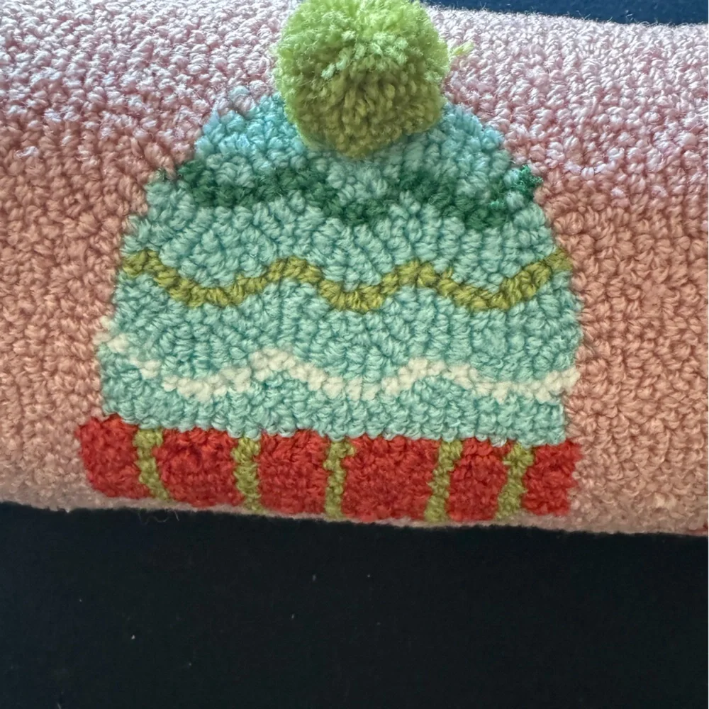Super cute winter hats pillow!! Zoom in 4 design  details, angles& measurements